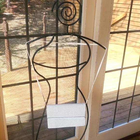 Whiting & Davis Collection Elegant White Clutch and Shoulder Bag - Picture 10 of 10